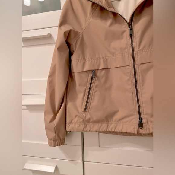 Aritzia Raindrop Anorak - Picture 5 of 8